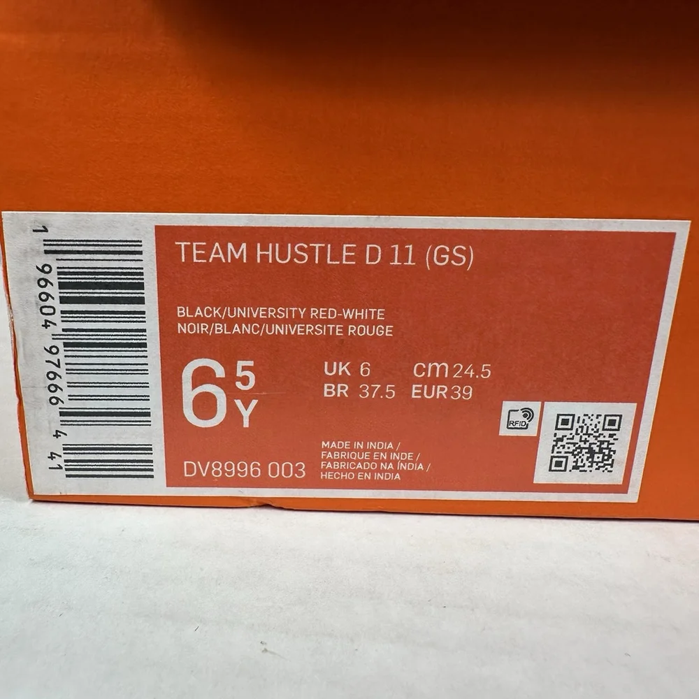 Nike Team Hustle D 11 Big Kids GS Basketball Shoe Bred Black Red 6.5Y DV8996-003